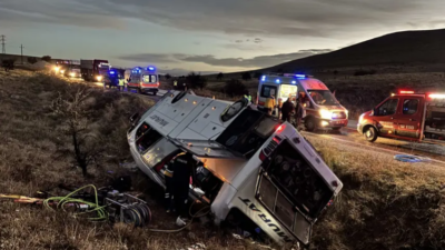 Afyonkarahisar’ın Dinar ilçesinde yolcu otobüsünün şarampole devrilmesi sonucu 2 kişi