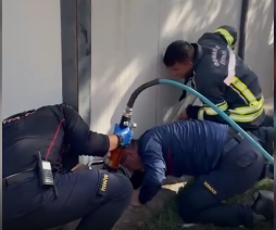 Merkez İstiklal Mahallesi Rahimehatun Meydanı’nda bulunan konteyner iş yerlerinin arka