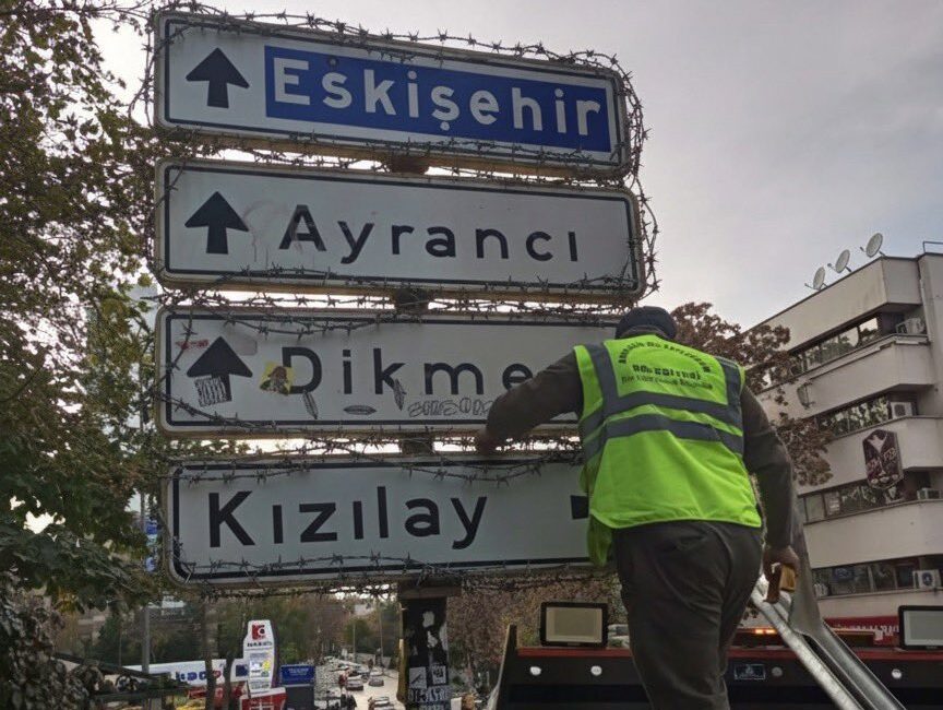 Popüler Kızılay Tabelası Yeniden GündemdeAnkara’nın Çankaya ilçesindeki Kennedy Caddesi’nde bulunan