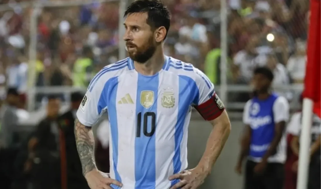 Uzundurukan, Messi’nin halen Inter Miami ile 2028’e kadar sözleşmeli olduğunu,