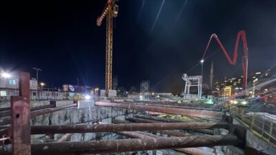 Beyoğlu‘nda Meclis-i Mebusan Caddesi’nde, Kabataş İskelesi’nin yanındaki M7 metro hattında yapılan çalışma