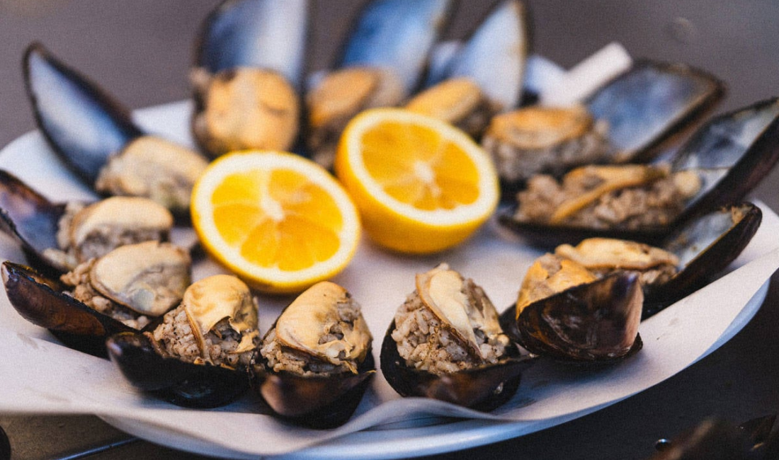 İstanbul Fatih’te gıda zehirlenmesi şüphesiyle kaldırıldıkları hastanede hayatını kaybeden 2