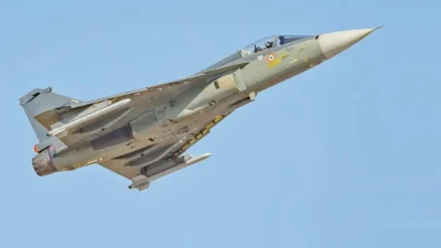 Hindistan Hava Kuvvetleri’ne ait HAL Tejas tipi savaş uçağı, Birleşik