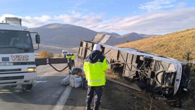 Afyonkarahisar’da 2 kişinin öldüğü 21 kişinin de yaralandığı otobüs kazasında