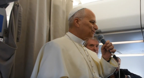 Mayıs ayında Papa seçildikten sonra ilk resmi dış gezisini gerçekleştirdiği