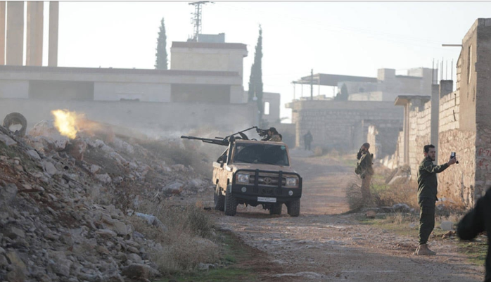 Rakka’da Çatışmalar BaşladıSuriye’nin doğusundaki Rakka ilinde Suriye Savunma Bakanlığı güçleri