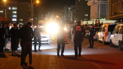 Şanlıurfa’nın Karaköprü ilçesi Seyrantepe Mahallesi’nde, sokakta düzenlenen sünnet düğünü sırasında