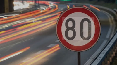 İstanbul’da 84 yolun hız limiti yeniden belirlendi. Karar, İstanbul Büyükşehir