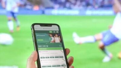 TFF’den yapılan açıklama şu şekilde: Türkiye Futbol Federasyonu’nca profesyonel liglere