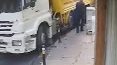 Olay, Beyoğlu Cihangir Mahallesi’nde öğle saatlerinde meydana geldi. Seyir halinde