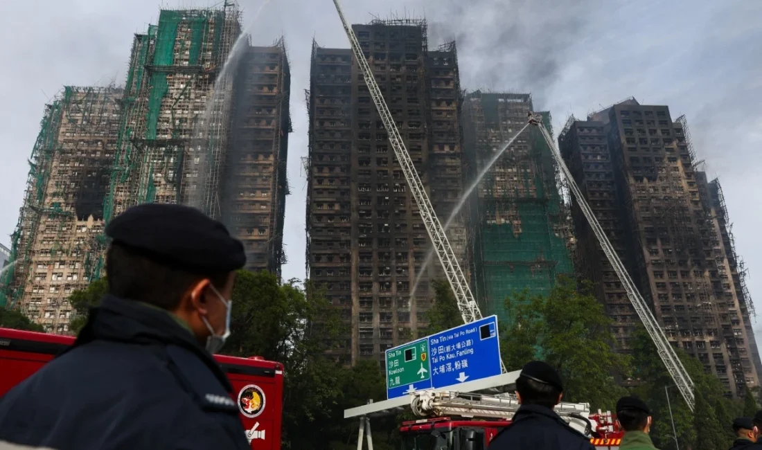 Tai Po’daki “Wang Fuk Court” sitesinde tadilat sırasında çıkan yangında