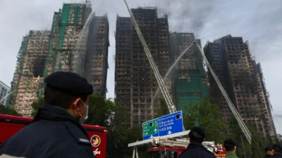 Tai Po’daki “Wang Fuk Court” sitesinde tadilat sırasında çıkan yangında