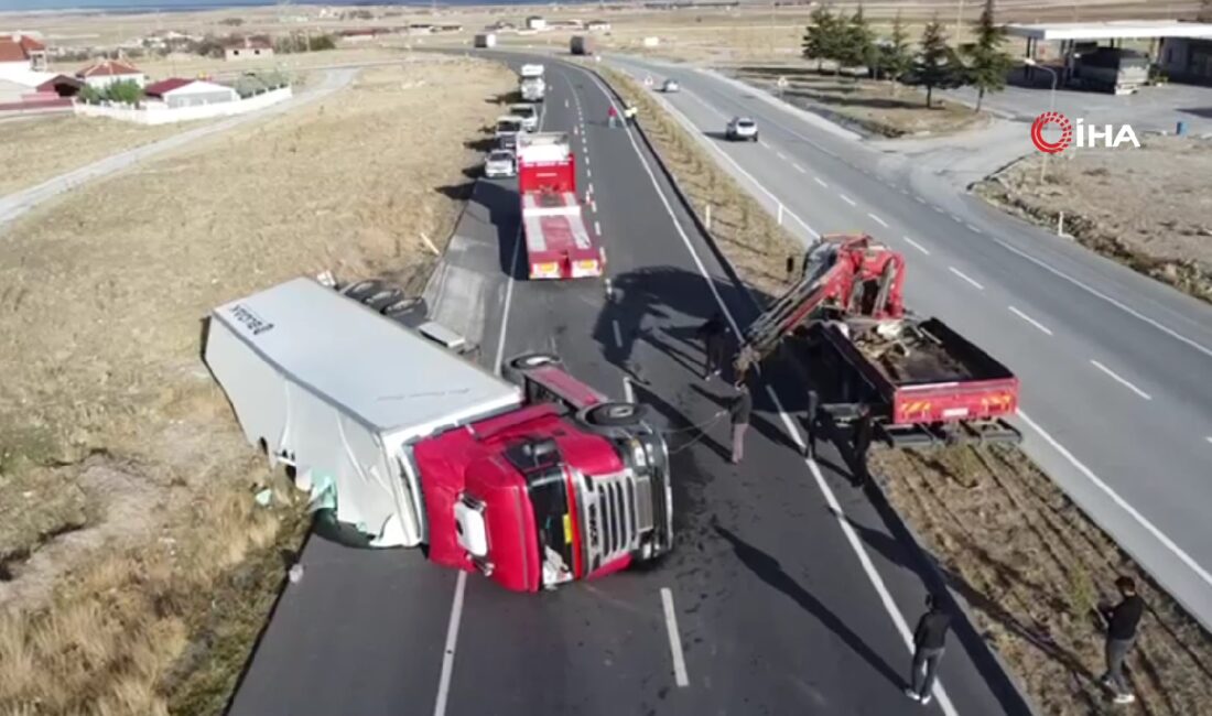 Emirdağ ilçesi çıkışında meydana gelen kazada, tır sürücüsü Y.E. henüz