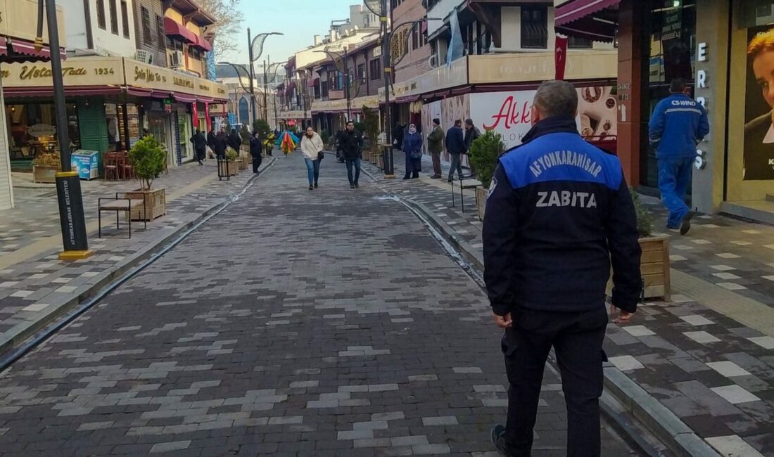 Şehrin ana arterleri başta olmak üzere, yaya ve araç trafiğini