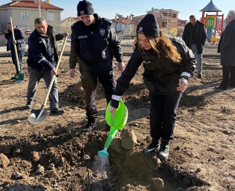 Taşlıca Mahallesi’nde, ilçe merkezinde yer alan 1530 metrekarelik alanda hayata