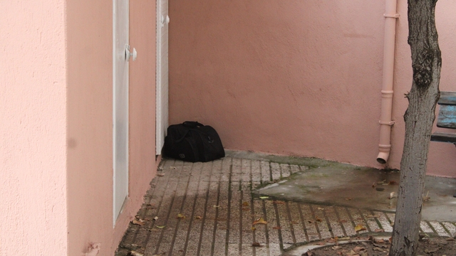 Aydın’ın Efeler ilçesinde bir caminin avlusuna bırakılan şüpheli çanta, 3