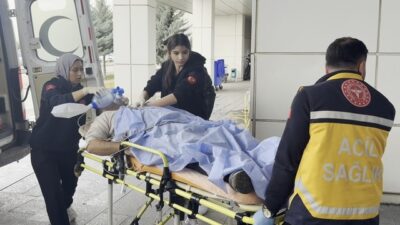 Aksaray’ın Küçükbölcek Mahallesi’ndeki Sanayi Üst Geçidi altında, E.P. idaresindeki minibüs