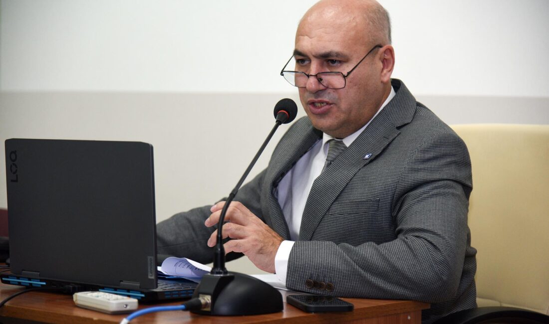 Afyon MYO Seminer Salonunda düzenlenen, akademik personel ve öğrencilerin katıldığı