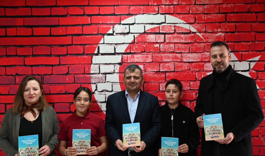 Programda konuşan Başkan Koyuncu, öğrencilerin üretkenliğine destek vermekten ve verdikleri