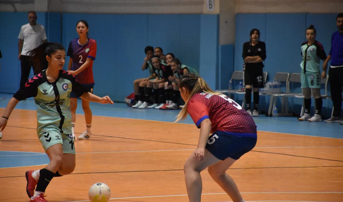 Gençlik ve Spor İl Müdürlüğü koordinesinde düzenlenen Okul Sporları Futsal