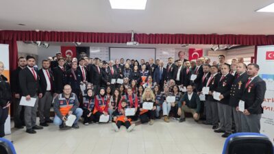 Afyonkarahisar İl Afet ve Acil Durum Müdürlüğü’nde gerçekleştirilen eğitim programına