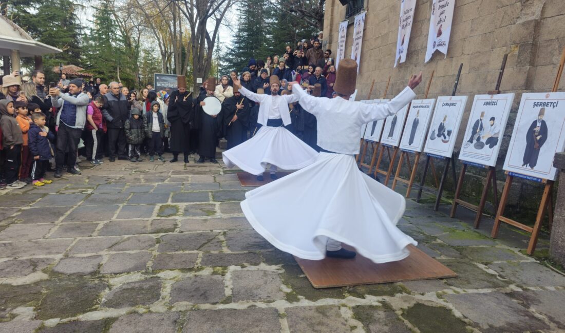 Zafer Meydanı’ndan yürüyüşle başlayan, uzun çarşıda semah gösterisi ile devam