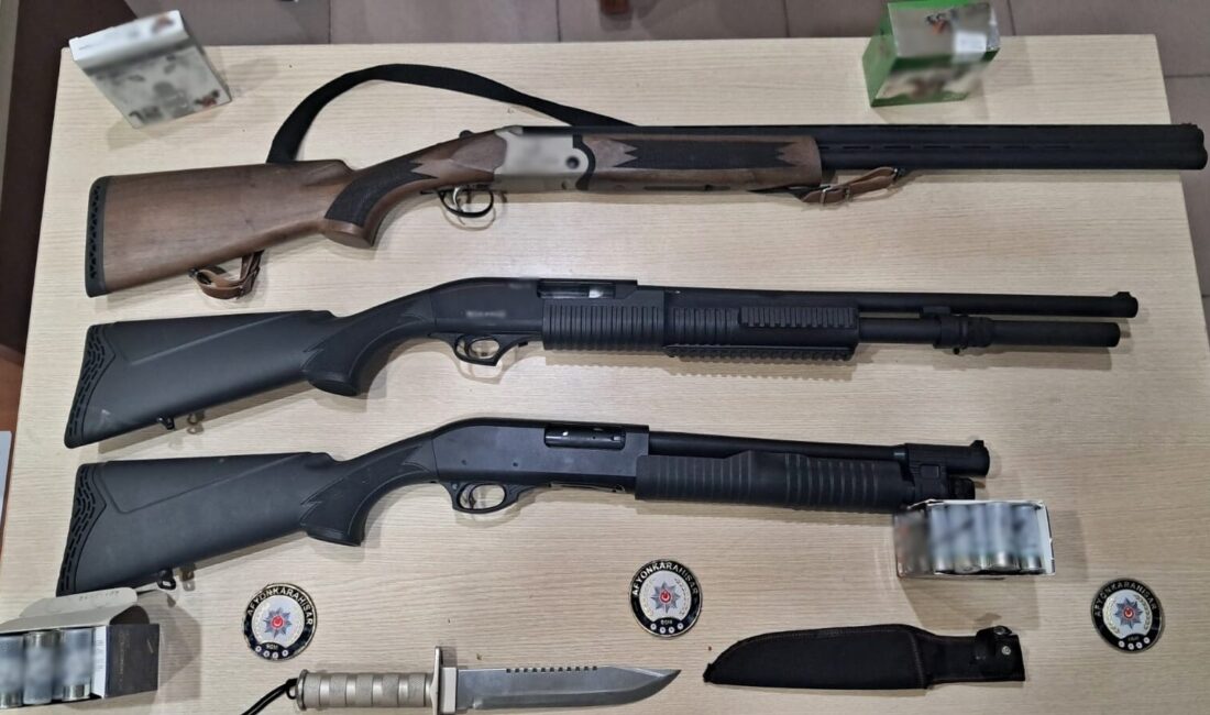 Yürütülen çalışmalar kapsamında, çeşitli suçlardan haklarında toplam 27 yıl 3