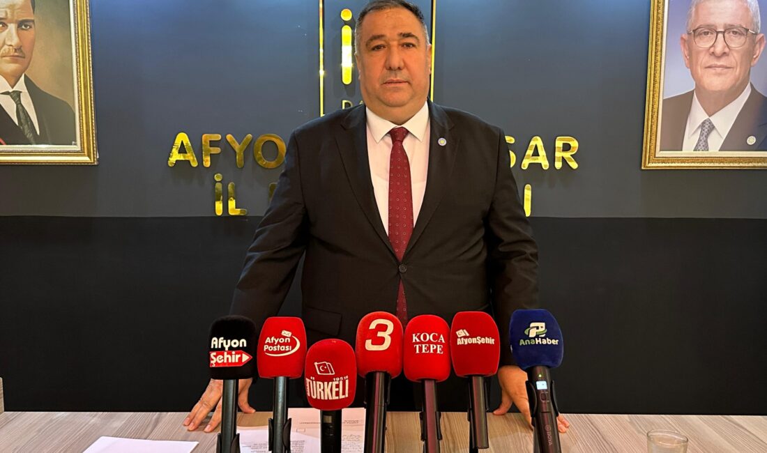 İYİ Parti Afyonkarahisar İl Başkanı Muhammet Mısırlıoğlu, haftalık değerlendirme toplantısında