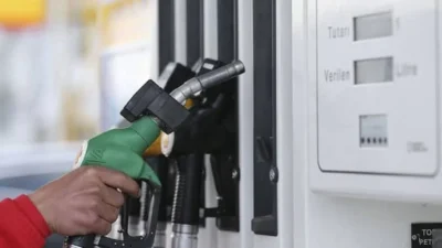 Araç sahiplerinin uzun süredir beklediği indirim haberi bu gece yarısı