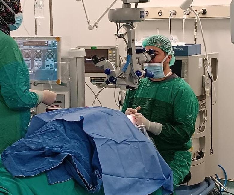 Hastanede gerçekleştirilen katarakt ameliyatının ardından hastanın gözlük numarası 21’den 2’ye