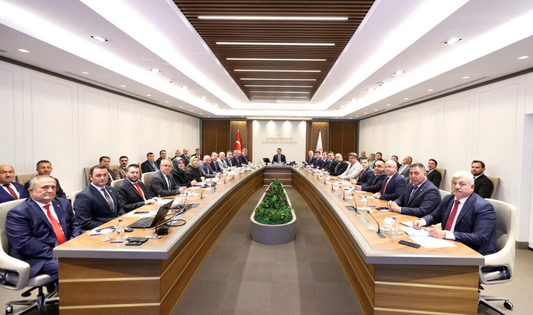 Heyet, Bakan Murat Kurum ile gerçekleştirilen toplantıda Afyonkarahisar’ın ilçe ve