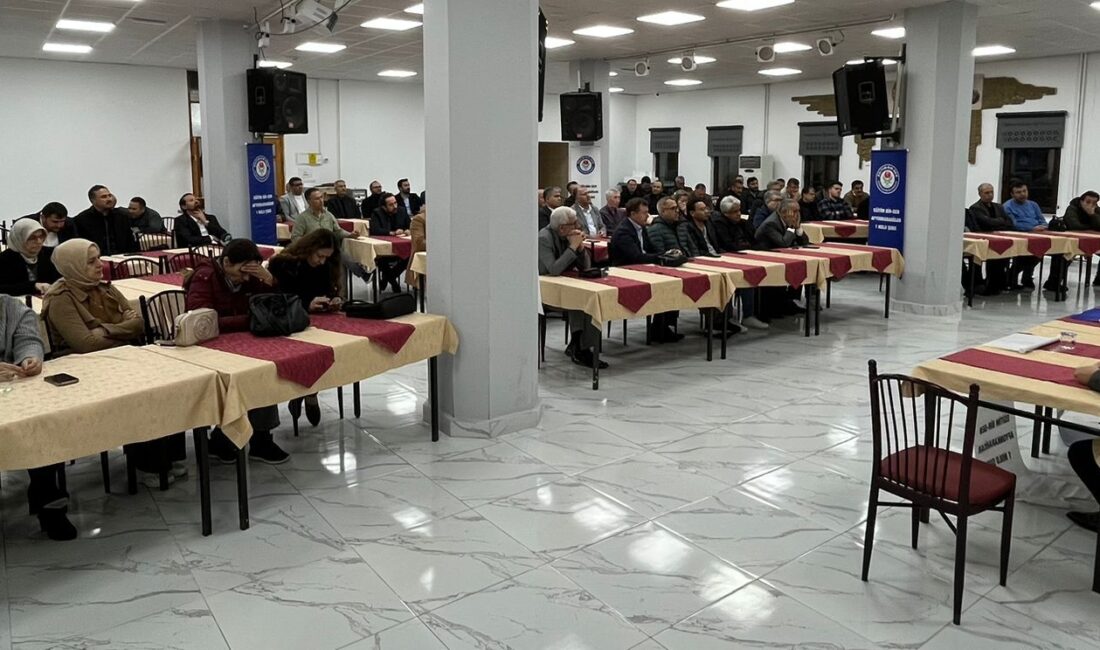 Şube Başkanı Mustafa Arslan, konuşmasına Merhum Kurucu Genel Başkan Mehmet