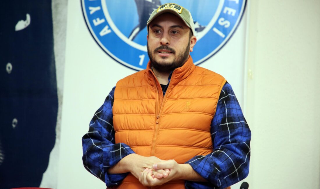 Prof. Dr. Sabri Bektöre Konferans Salonu’nda gerçekleştirilen etkinliğe; İİBF Dekanı