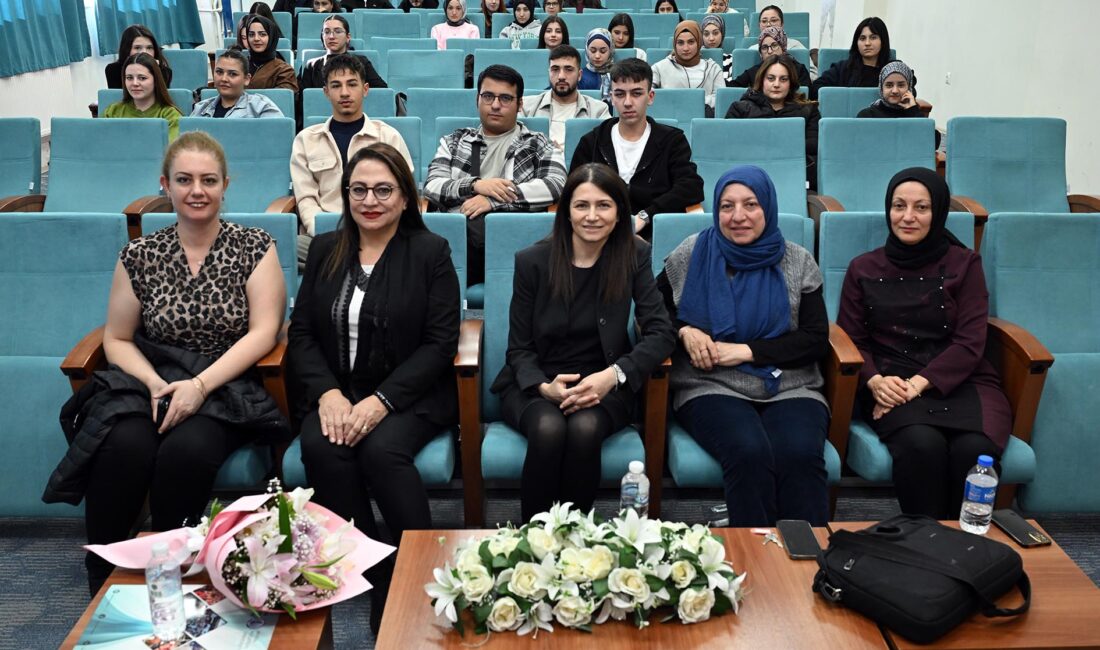 Afyon MYO Konferans Salonunda Afyonkarahisar Tabip Odası Başkanı, Afyon Park