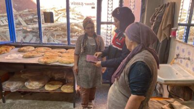 Ekipler, ilçede bulunan 124 vatandaşı, “Kadına El Kal-ka-maz” mottosu ve