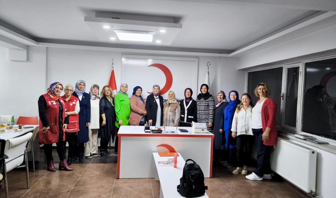 Karahisar Kadın Platformu’nun aylık değerlendirme toplantısı, Kızılay Kadın Komisyonu Başkanı