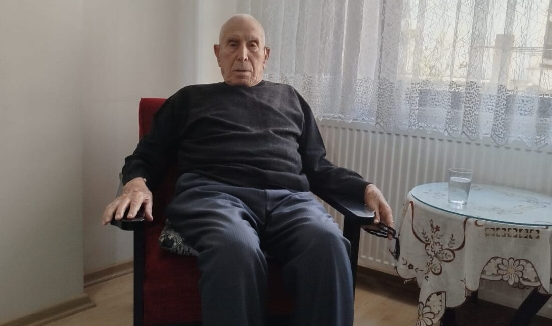 İlçenin değişik yerlerinde çekimleri yapılan belgeselde Pekbey, 1950’li yıllarda Sandıklı’da