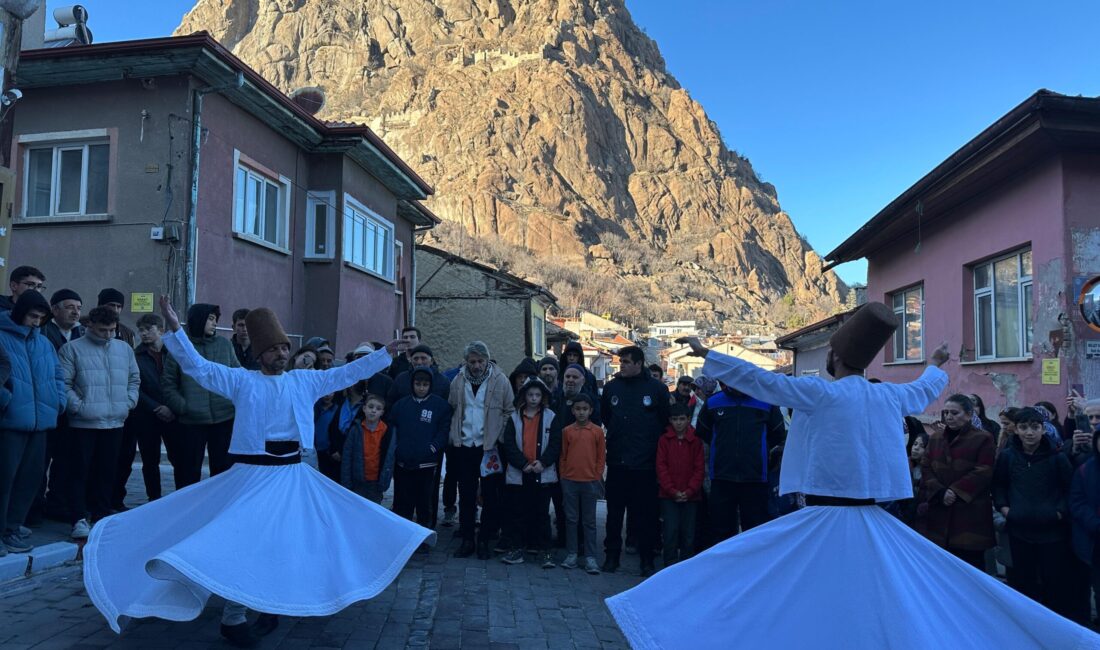 Mevlevi Camii’nde okunan mevlitle başlayan etkinlikler, dualar ve sema gösterisiyle