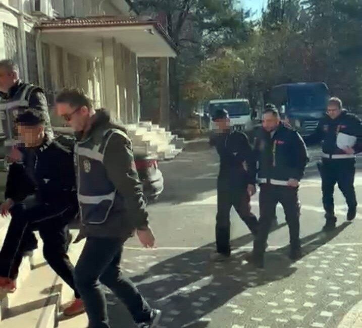 Edinilen bilgiye göre, Akşehir İlçe Emniyet Müdürlüğü ekipleri ilçede meydana