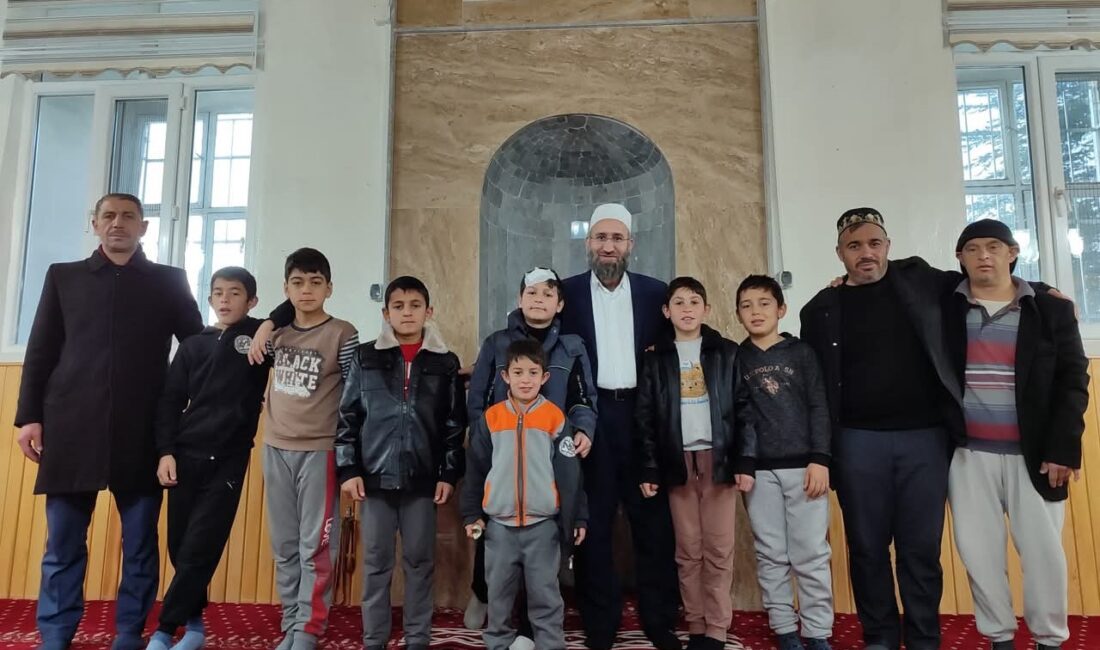 İlçe Vaizi Abdüsselam Fırat’ın yanı sıra cami görevlileri ve vatandaşların