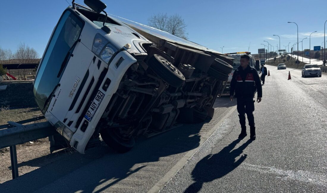 Kaza, Kızılören Kavşağında meydana geldi. Edinilen bilgilere göre, 07 AUY