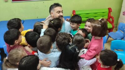 Hekimlik mesleğini tanıtarak konuşmasına başlayan Doç. Dr. Balcı, mesleğin öneminden