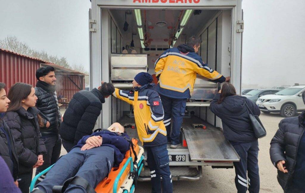 İlk ve Acil Yardım Programının “Ambulans Servisi Eğitimi II” dersi