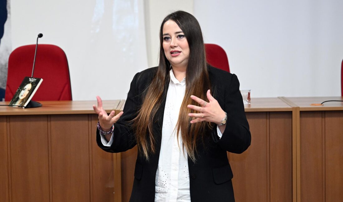 Prof. Dr. Sabri Bektöre Konferans Salonunda düzenlenen İİBF Dekan Yardımcısı