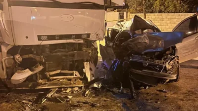 Gaziantep’in Araban ilçesinde Kale Mahallesi’nde meydana gelen kazada, plakası ve