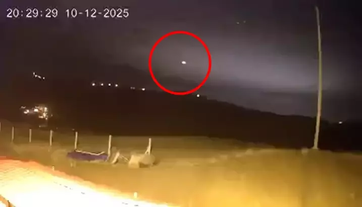 Kurtdere köyünde akşam saatlerinde yaşanan olayda, gökyüzünde çok parlak bir