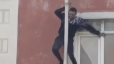 Yangın, saat 13.45 sıralarında Sultangazi Cebeci Mahallesi’nde, 2587 Sokak’ta bulunan