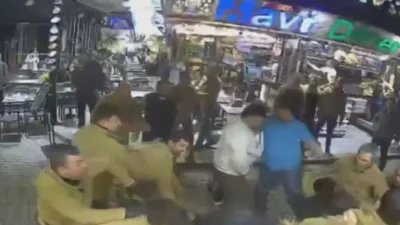 İstanbul’un Fatih ilçesi, esnaflar arasında çıkan ve saniye saniye güvenlik