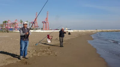 Meteoroloji verilerine göre 20 dereceyi aşan sıcaklığıyla Mersin, Türkiye’nin en