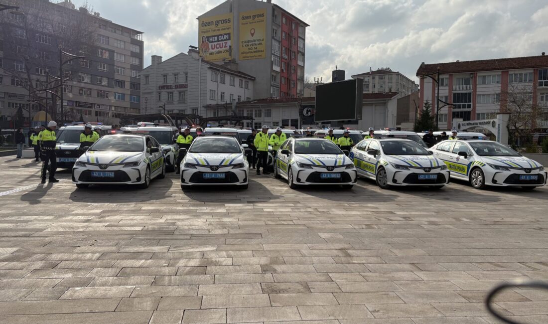 Zafer Meydanı’nda düzenlenen törende konuşan Kütahya Valisi Musa Işın, Türkiye